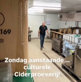 Zondagmiddag 27 september in de kas! Een ciderproeverij met een vleugje (cider)cultuur! Reserveer nu! Link in bio